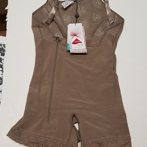 Faja moldeadora nueva color cafe